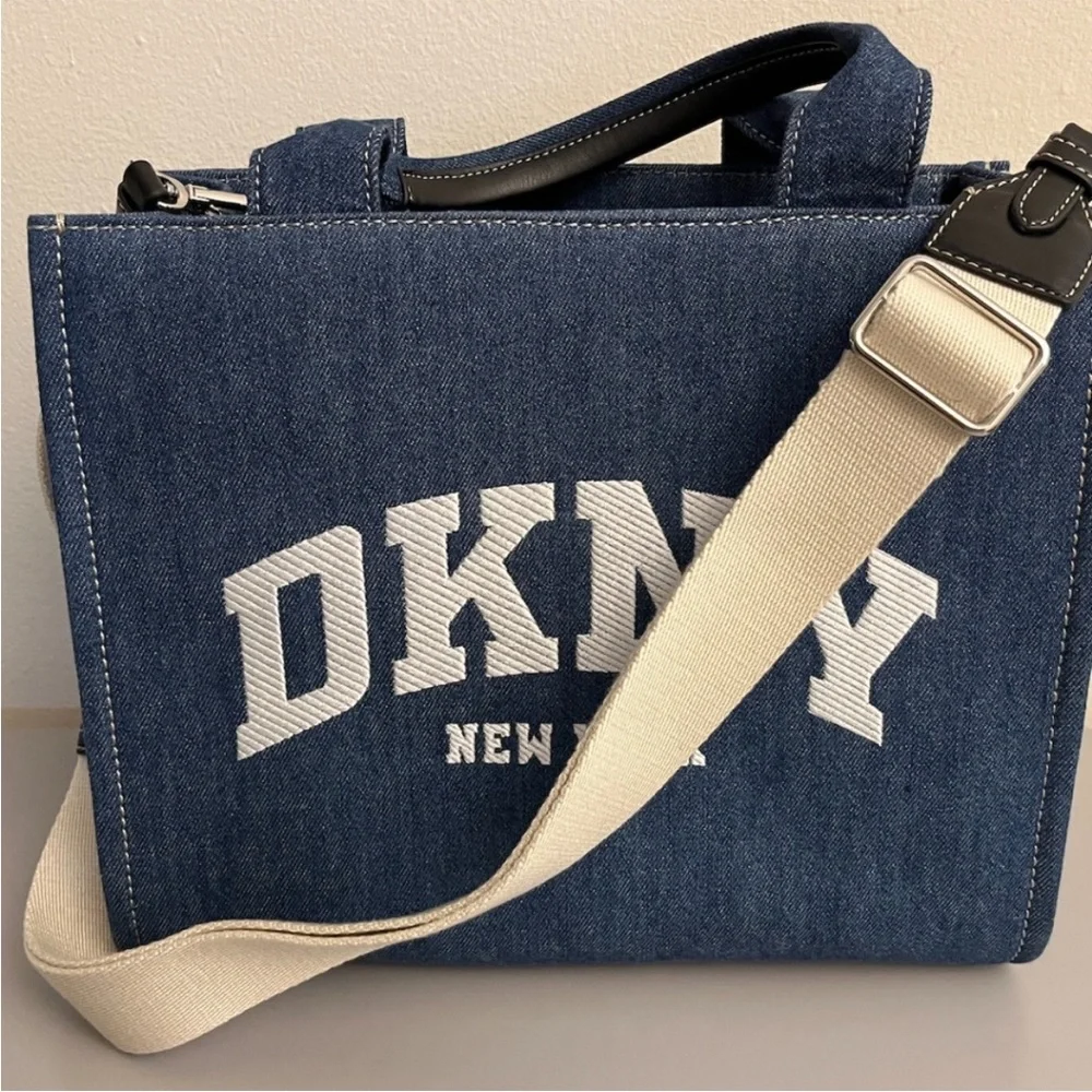 DKNY DENIM EMBROIDERY LOGO TOTE CROSSBODY
BAG, NWOT - Picture 2 of 4